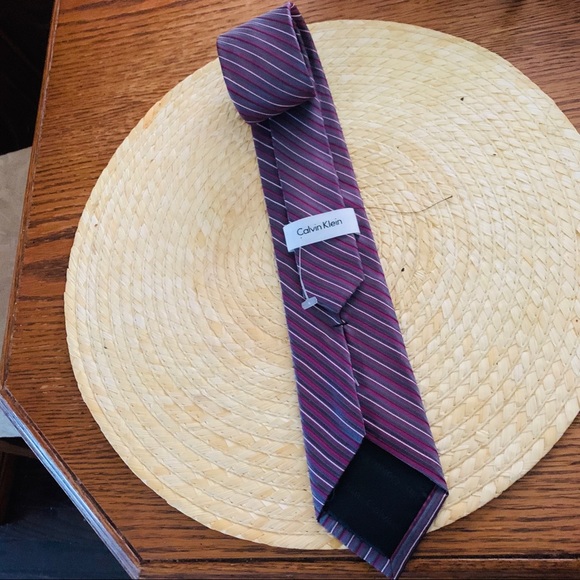 Calvin Klein Men Neck Tie - Picture 7 of 7